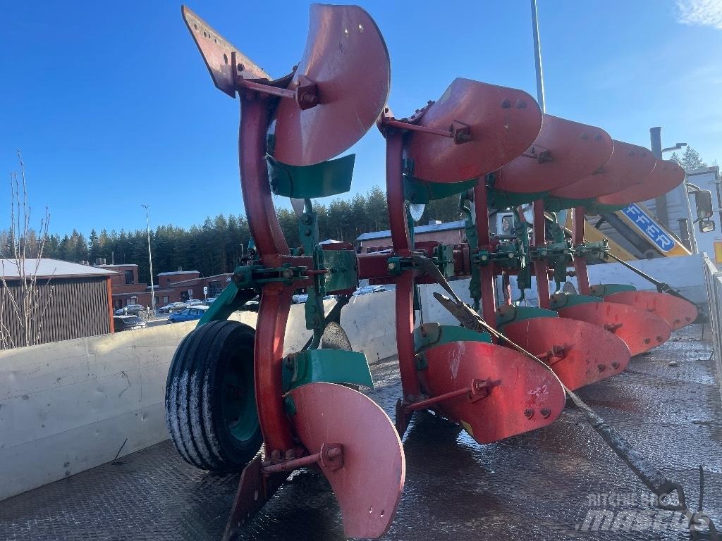 Kverneland E160 Arados reversibles suspendidos