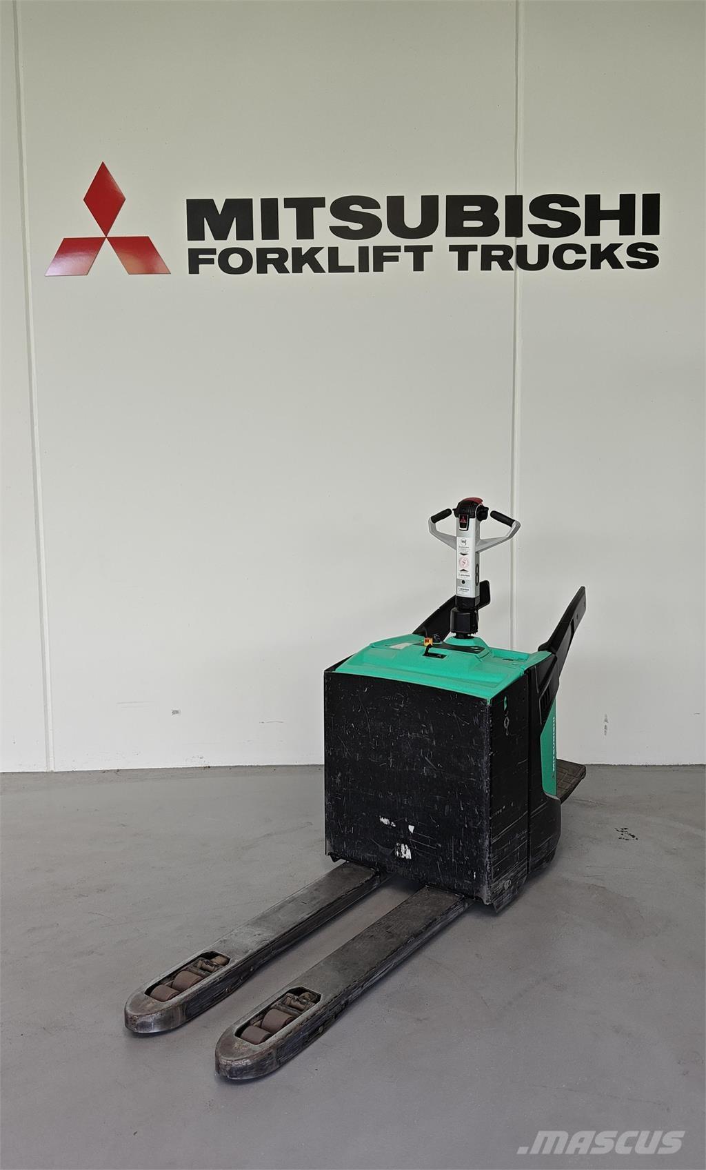 Mitsubishi PBV20N2 Plataforma con motor