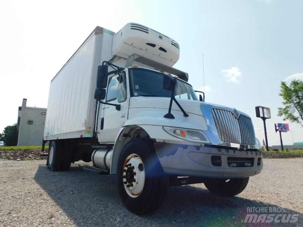 International 4400 Camiones portacontenedores