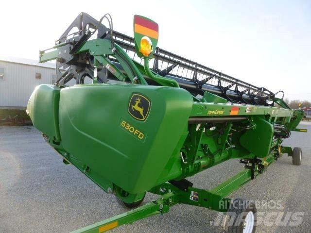 John Deere 630 F Cabezales de cosechadoras combinadas