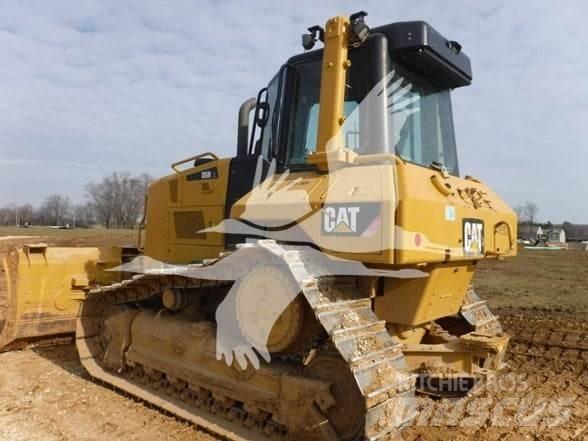 CAT D6N XL Buldozer sobre oruga