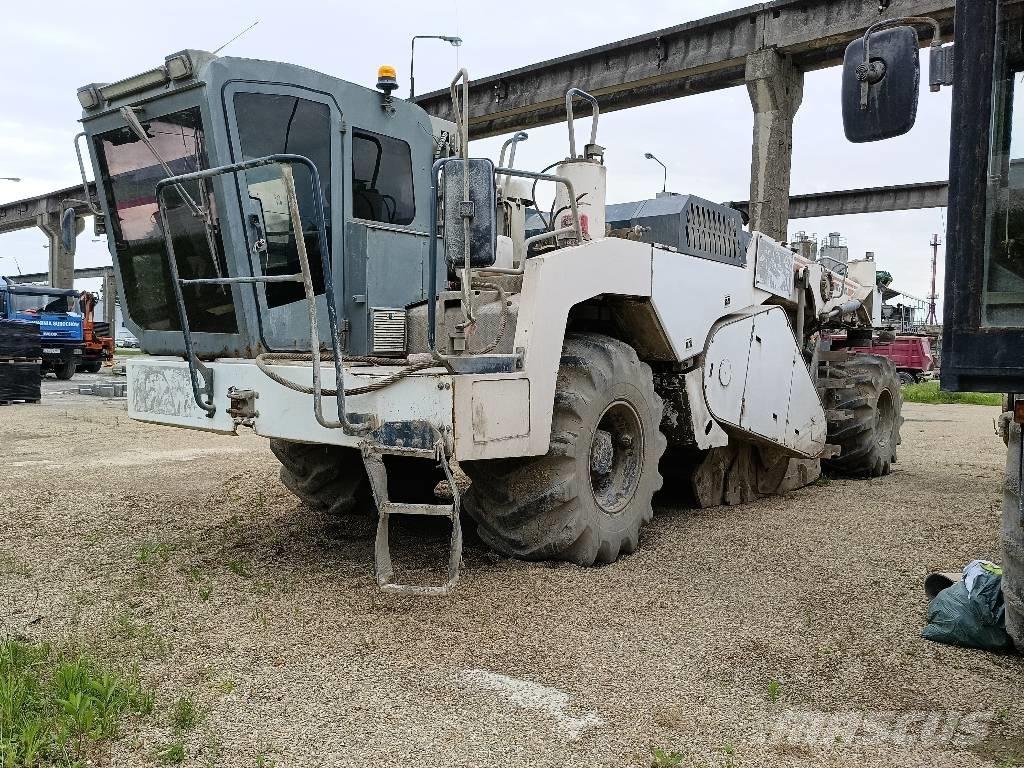 Wirtgen WR 2400 Equipos para la estabilización de suelos y reciclaje de asfalto
