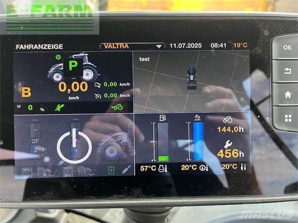 Valtra q245 Tractores