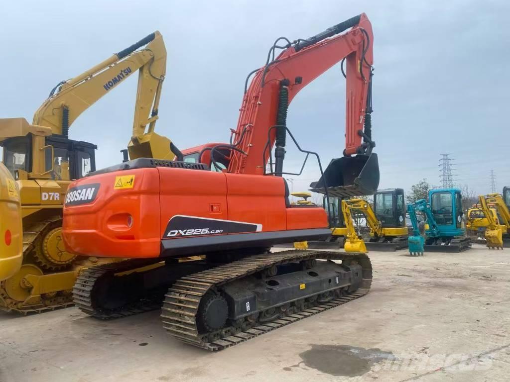 Doosan DX 225 Excavadoras de cadenas