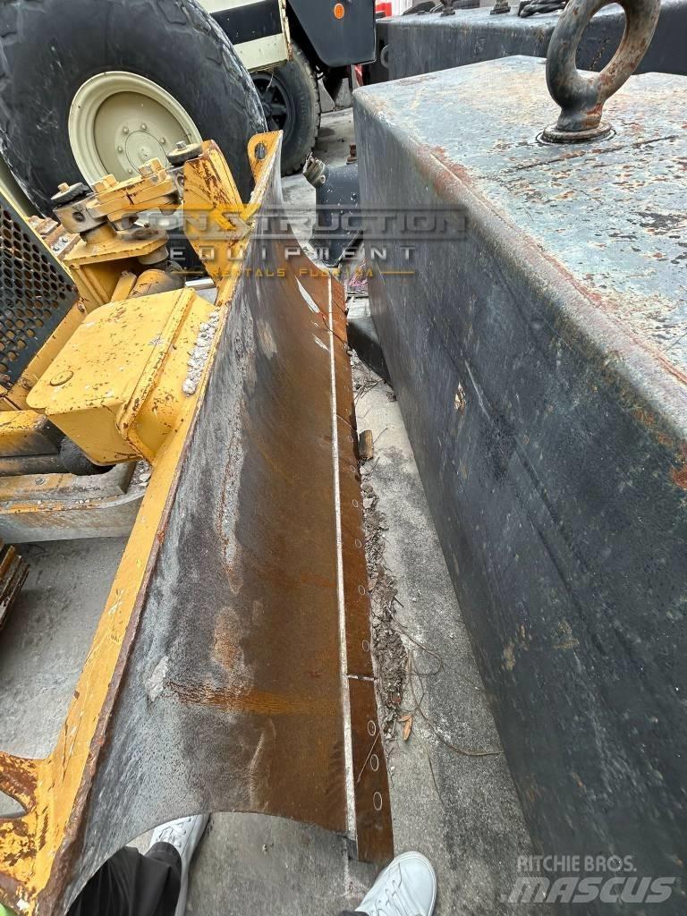 CAT D 3 C III Buldozer sobre oruga