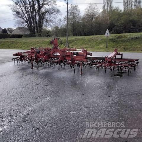 Krone 6M Rastras para campos