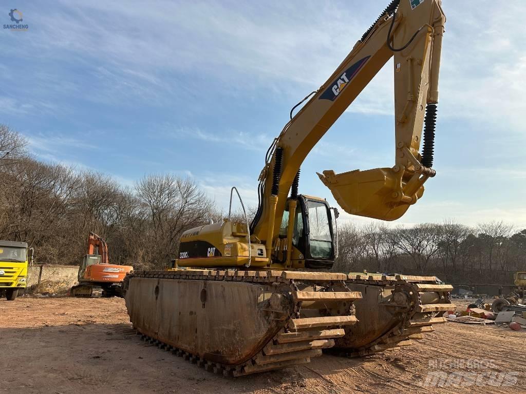 CAT 320 C L Excavadoras anfibio