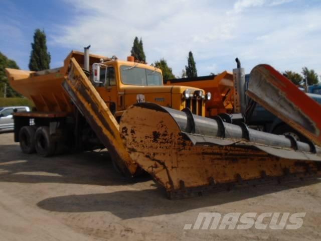 International 5070 Láminas y cuñas quitanieves