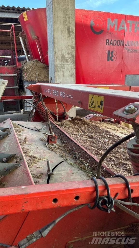 Kuhn FC 250 R G Segadoras acondicionadoras