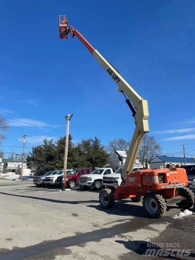 JLG M-600-JP Plataforma de trabajo articulada