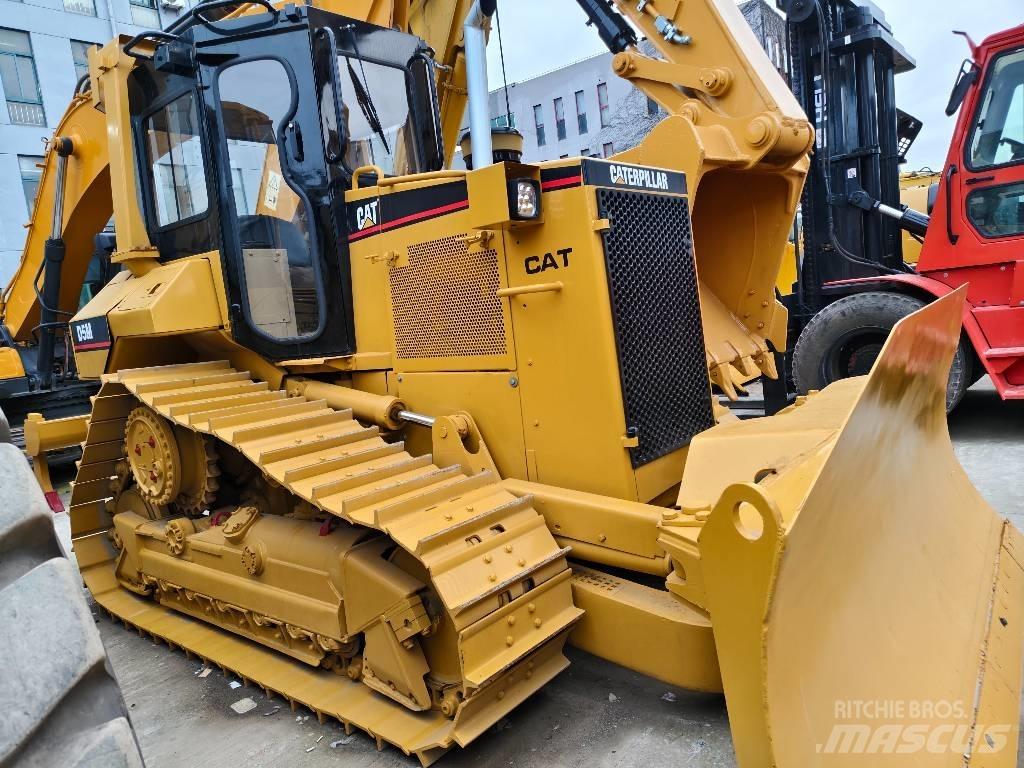 CAT D 5 M Buldozer sobre oruga