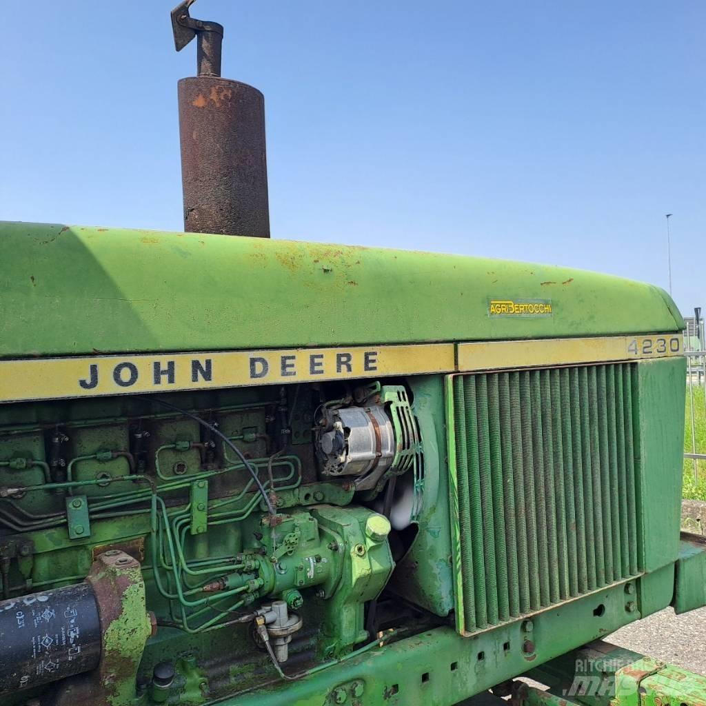 John Deere 4230 Tractores