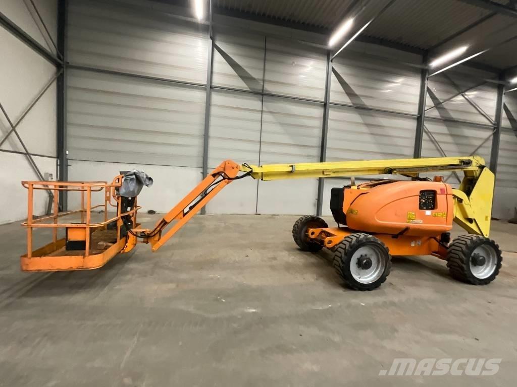 JLG 600 AJ   4x4x4 Plataforma de trabajo articulada