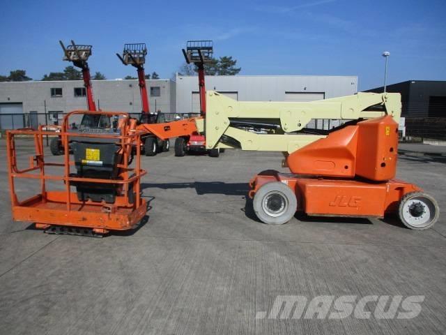 JLG E 400 AJPN (817) Plataforma de trabajo articulada