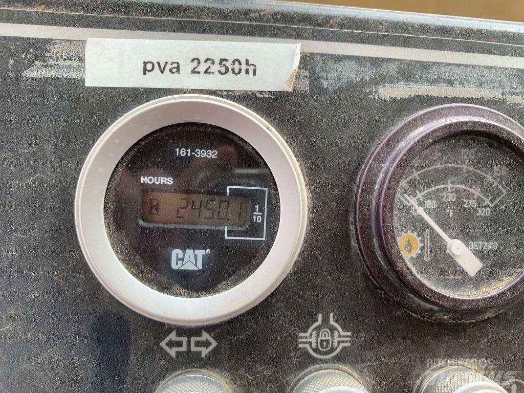 CAT PS 300 B Rodillos sobre neumáticos