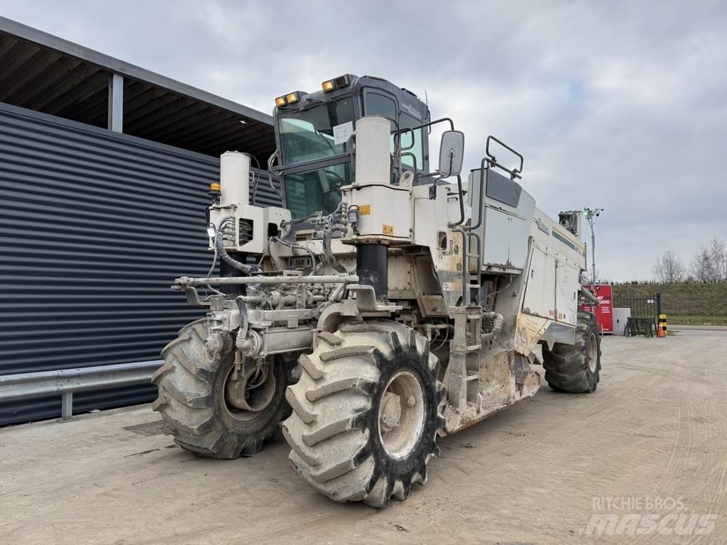 Wirtgen WR 2500S Equipos para la estabilización de suelos y reciclaje de asfalto