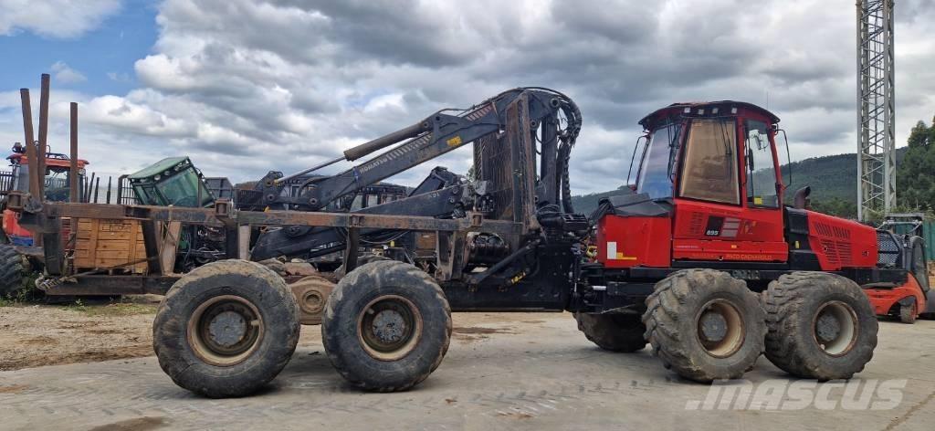 Komatsu 895 Autocargadoras