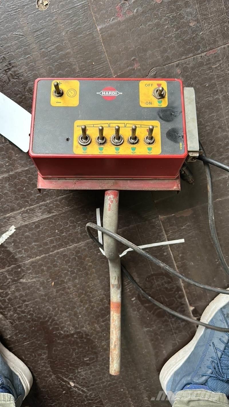 Hardi TZY 2400 Pulverizadores arrastrados
