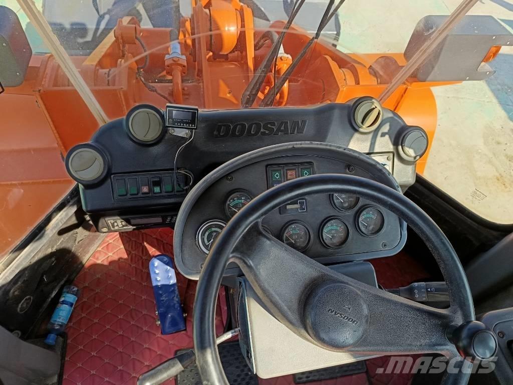 Doosan DL 505 Cargadoras sobre ruedas