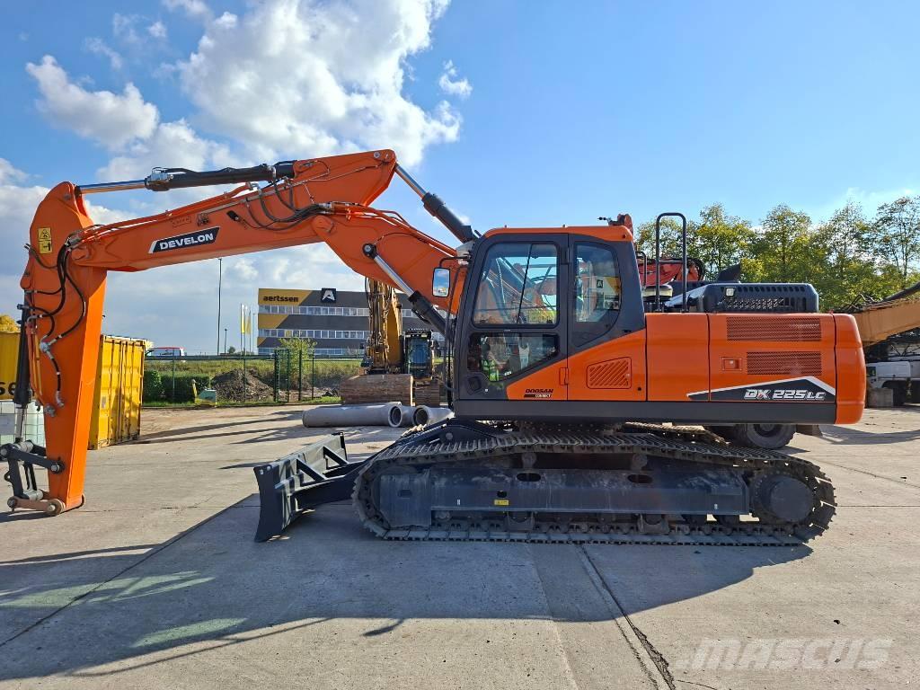 Develon DX 225 LC-7 Excavadoras de cadenas