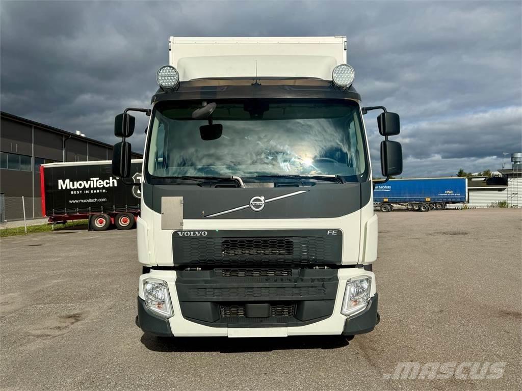 Volvo FE320 4x2 Camiones caja cerrada