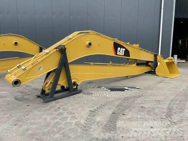 CAT 323D 15m Set Retroexcavadoras