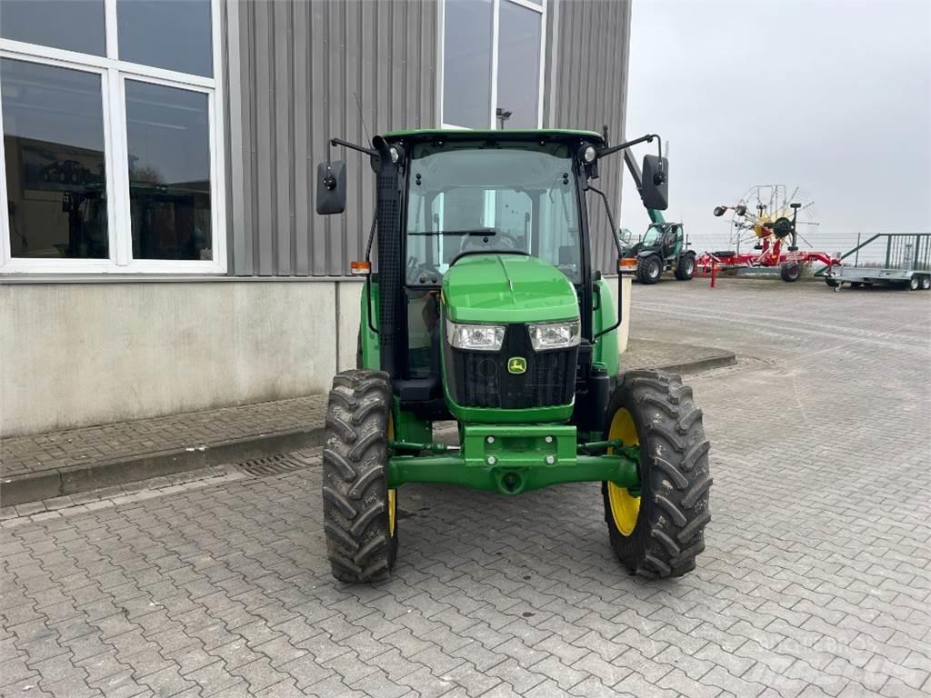John Deere 5058 E Tractores