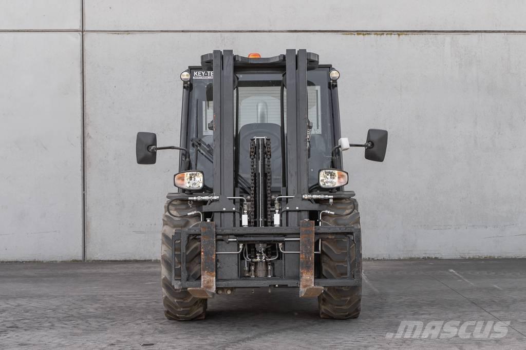 Manitou MC 25-4 Carretillas diesel