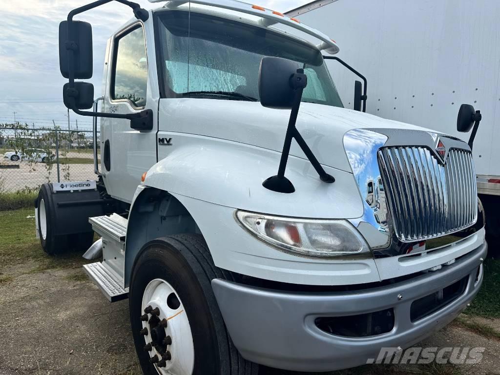 International MV607 Cabezas tractoras