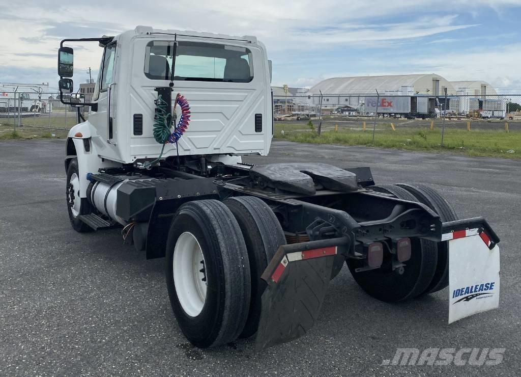 International MV607 Cabezas tractoras