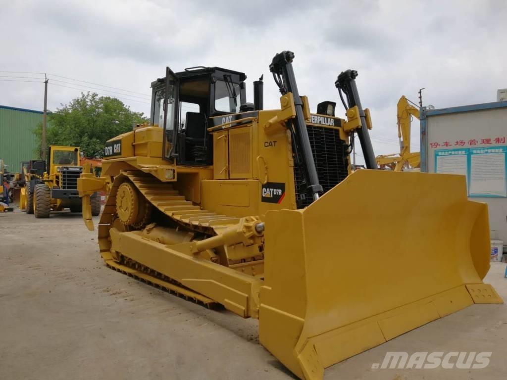 CAT D 7 R Buldozer sobre oruga