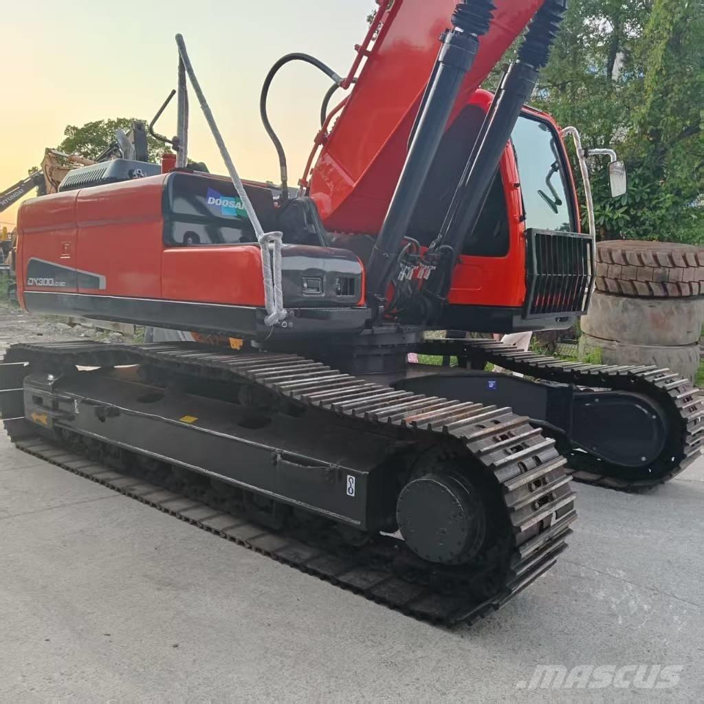 Doosan DX 300 Excavadoras de cadenas