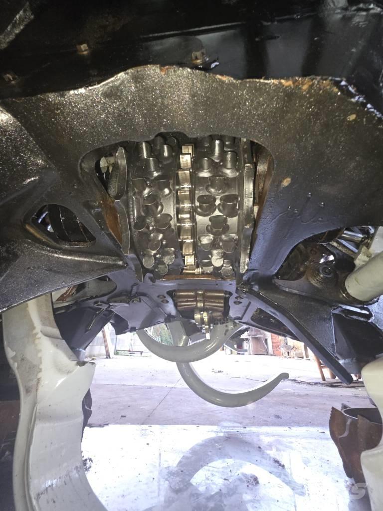 Komatsu C 124 Cabezales cortadores