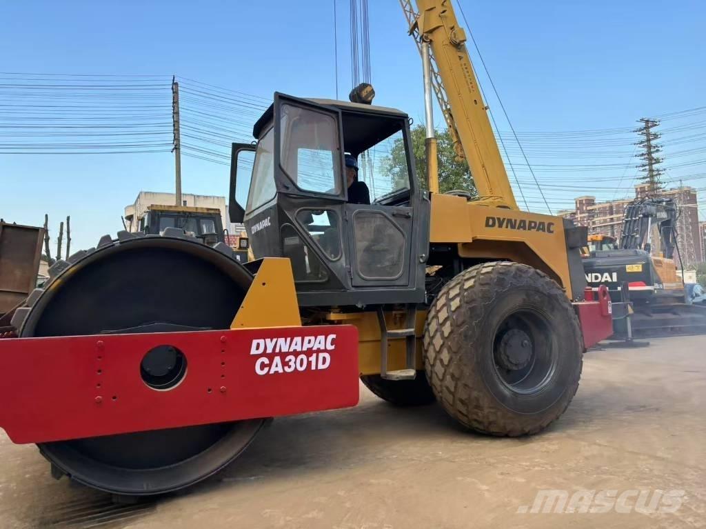 Dynapac CA 301 D Rodillos de un solo tambor
