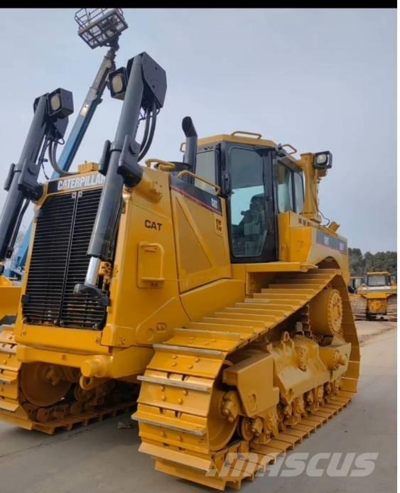 CAT D 8 T Buldozer sobre oruga