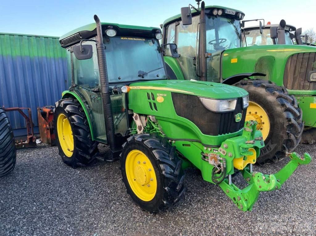 John Deere 5085 GF Tractores