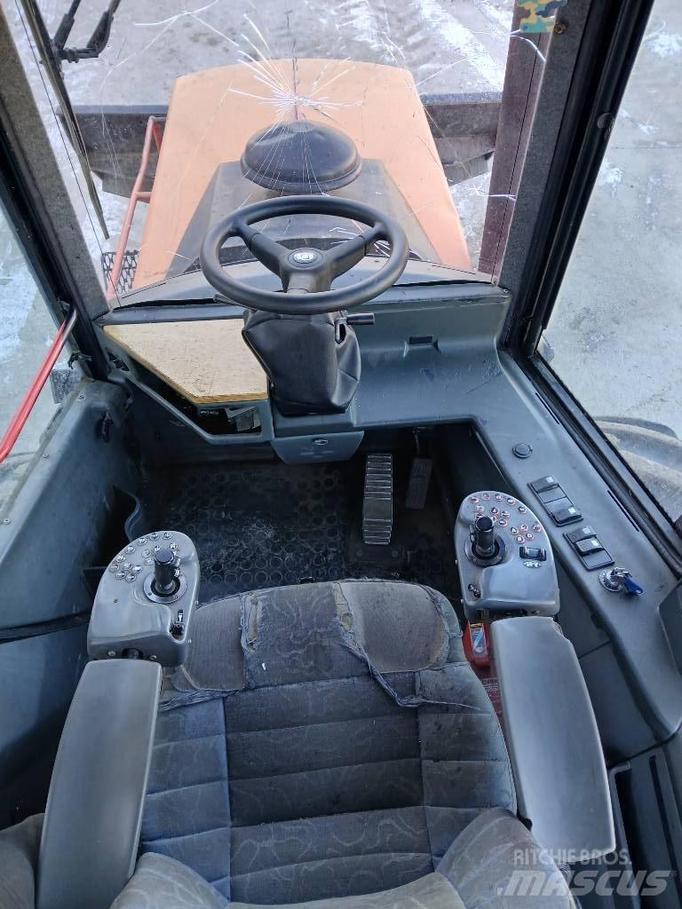 Komatsu 840.3 Autocargadoras