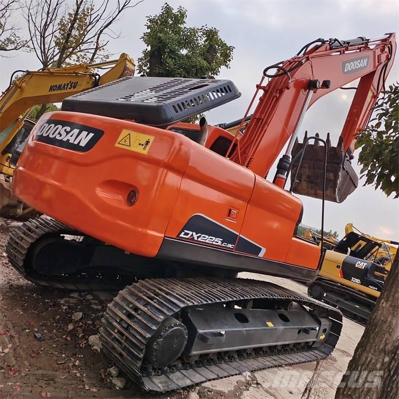 Doosan DX 225 Excavadoras de cadenas