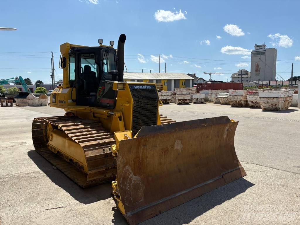 Komatsu 61 PX Buldozer sobre oruga