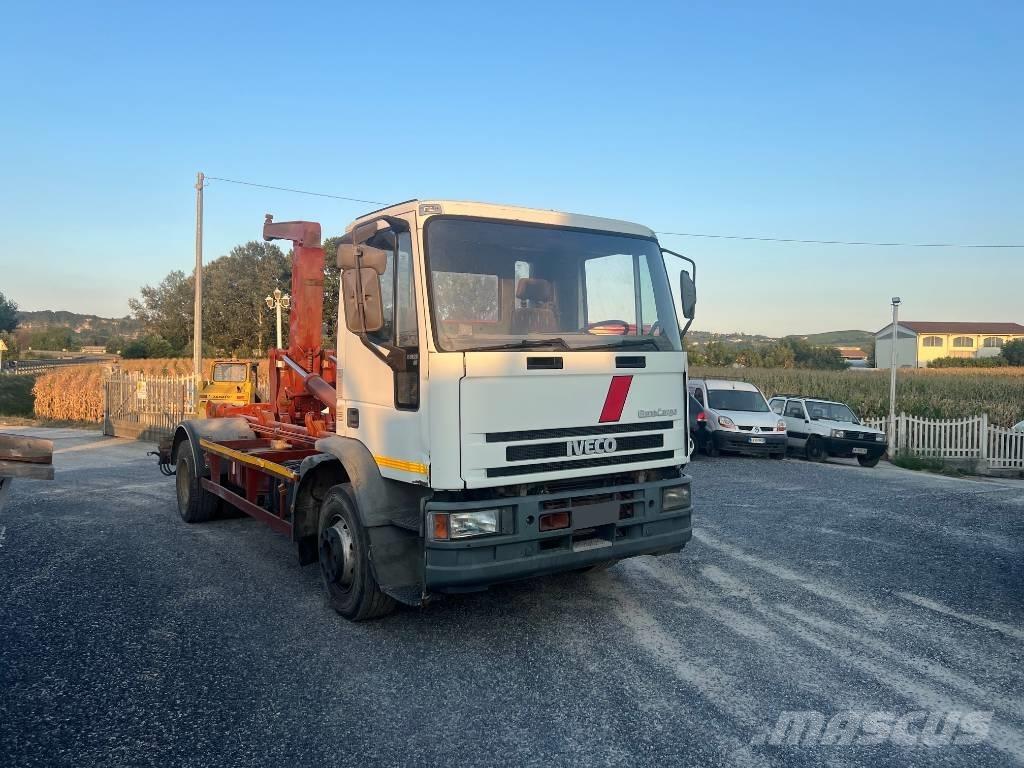 Iveco 150E 23 Camiones caja cerrada