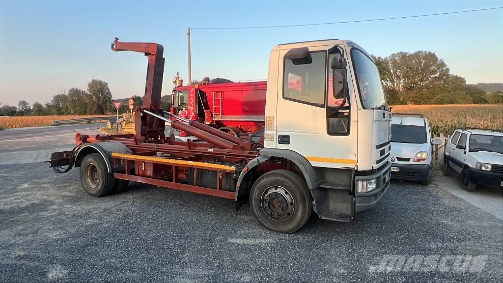 Iveco 150E 23 Camiones caja cerrada