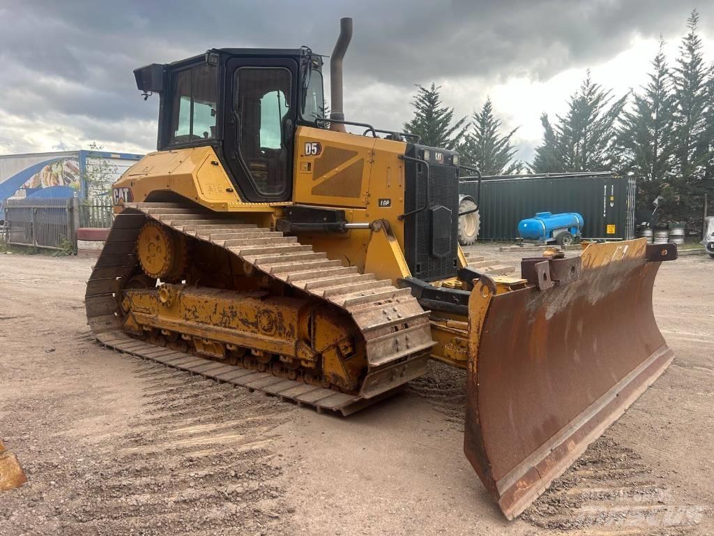 CAT D 5 LGP Buldozer sobre oruga