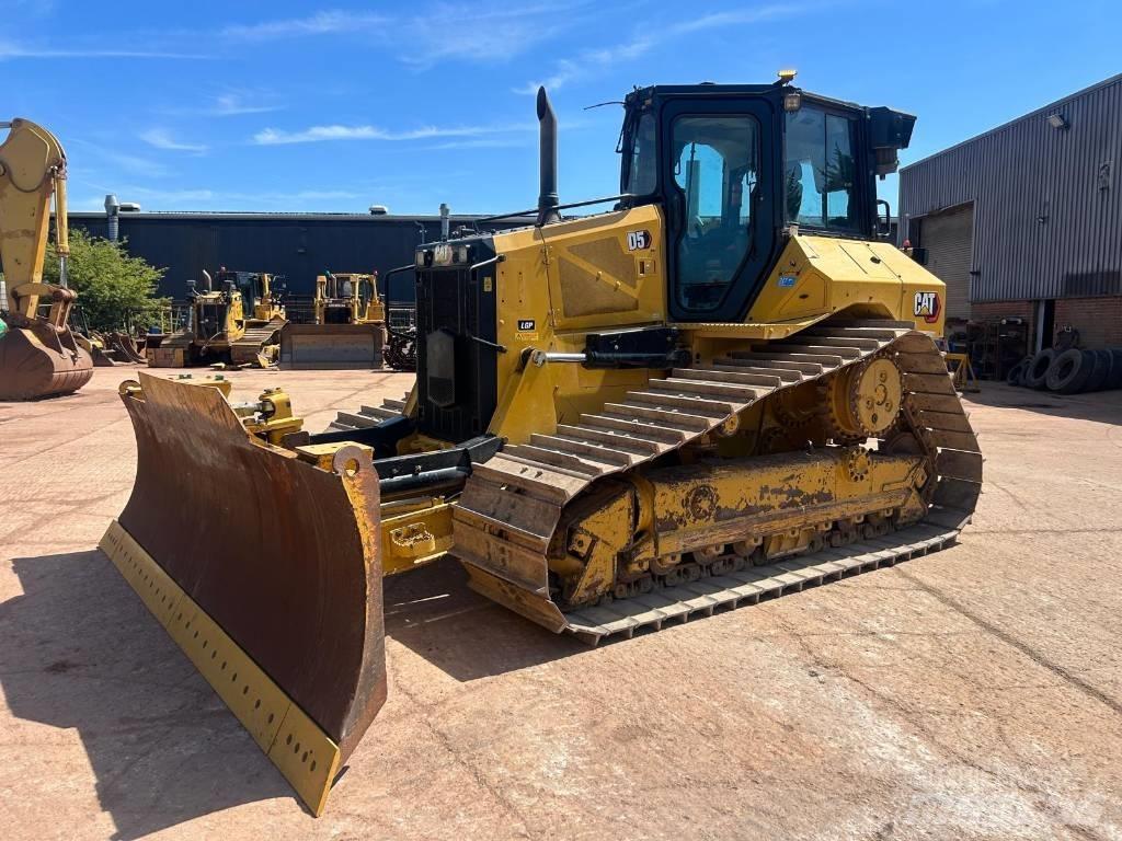 CAT D 5 LGP Buldozer sobre oruga