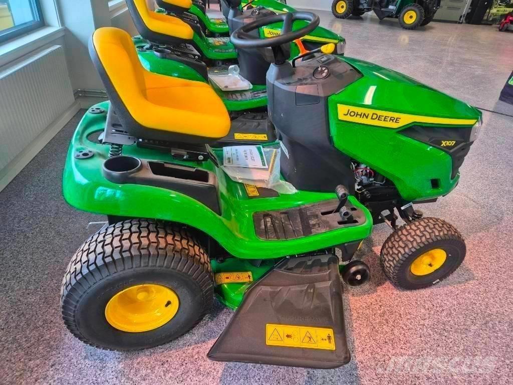 John Deere 107 R Tractores corta-césped