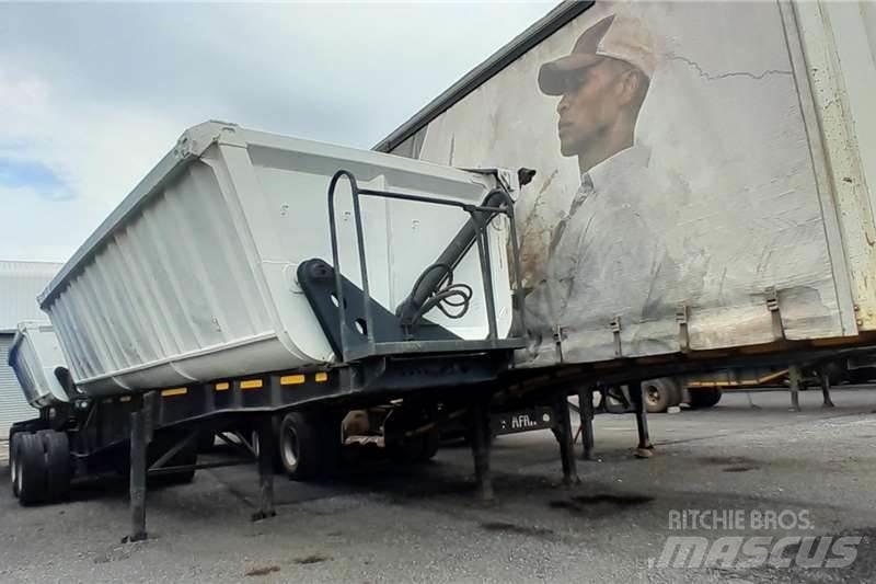 Afrit SIDE TIPPER Otros remolques