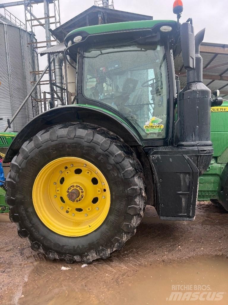 John Deere 8320 R Tractores