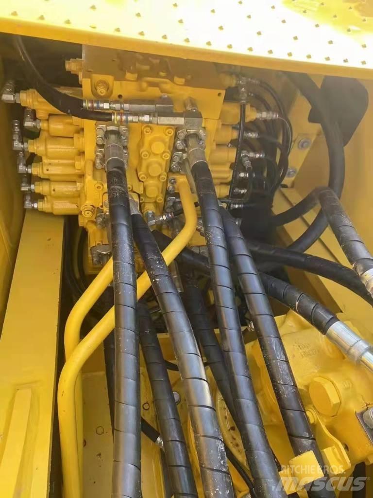 Komatsu PC 220-8 Excavadoras de cadenas