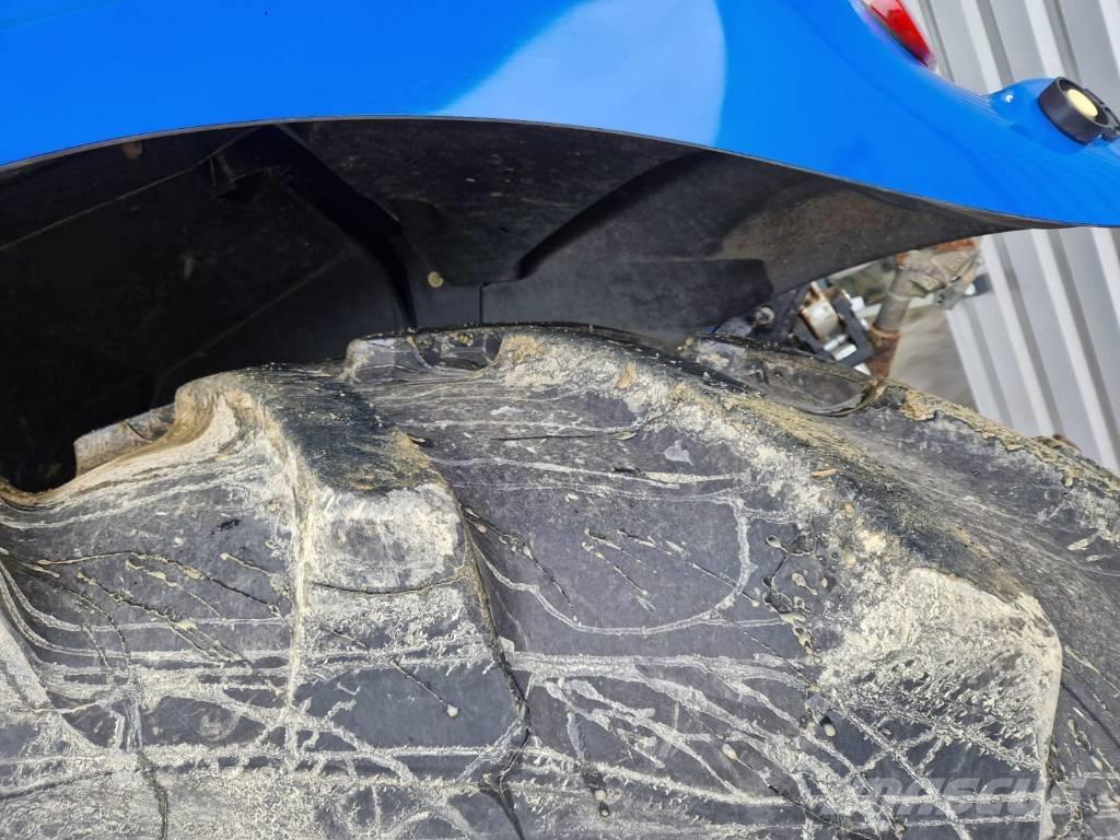 New Holland T 8020 Tractores