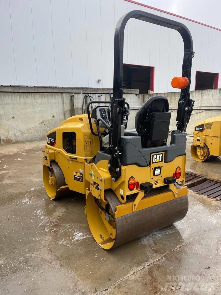 CAT CB 2.7 Rodillos de doble tambor
