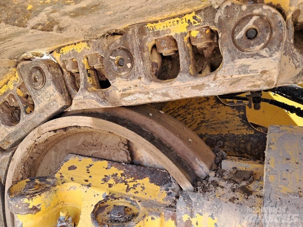 Komatsu D61PXI-24E0 Buldozer sobre oruga